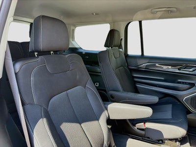 2022 Jeep Grand Cherokee L Laredo