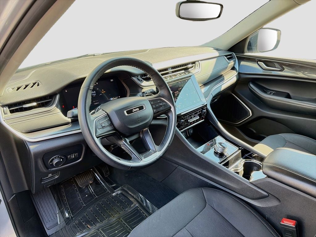2022 Jeep Grand Cherokee L Laredo