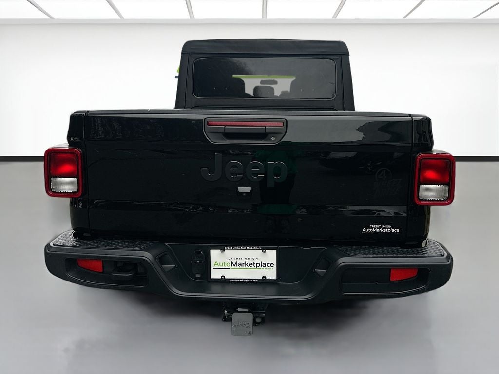 2022 Jeep Gladiator Willys Sport