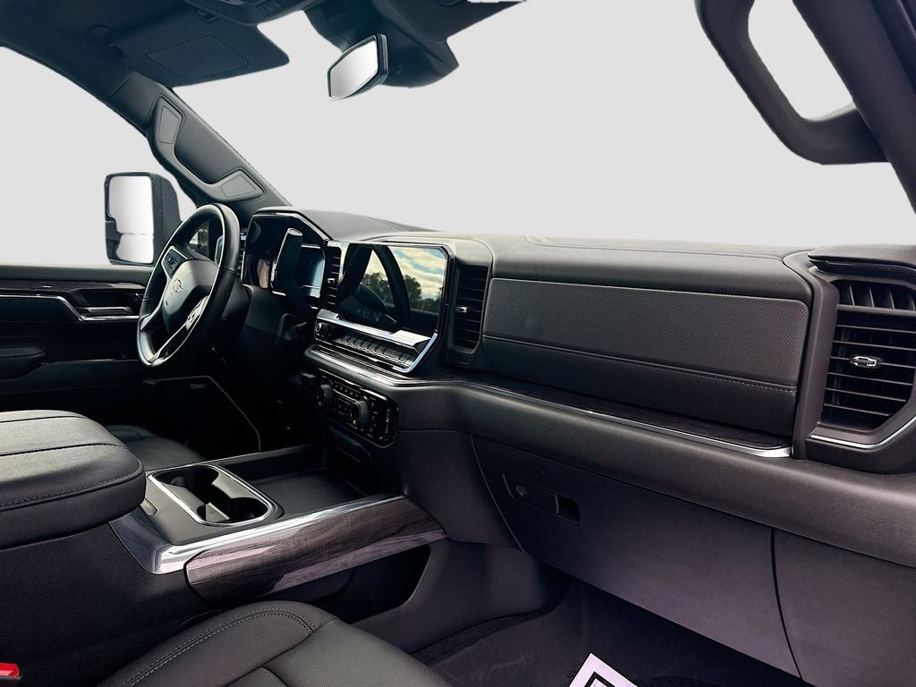 2024 Chevrolet Silverado LTZ