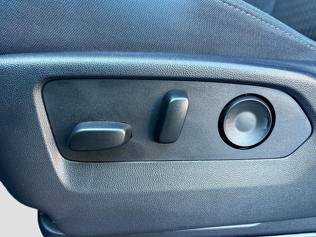 2024 Chevrolet Silverado Custom