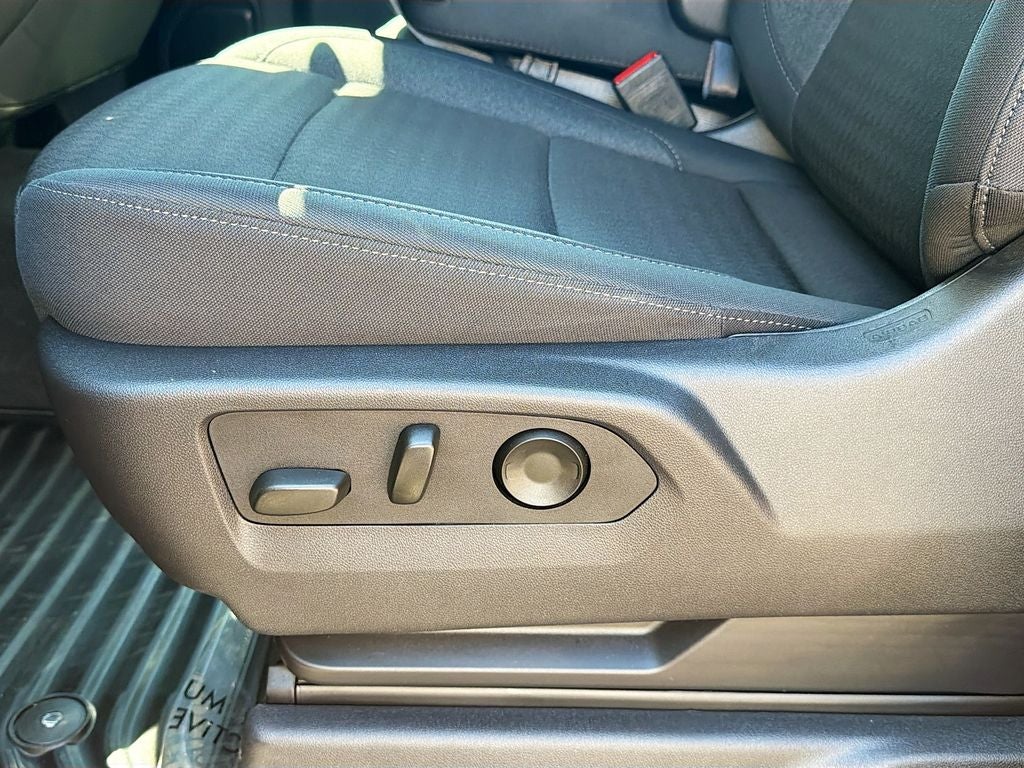 2025 Chevrolet Silverado Custom