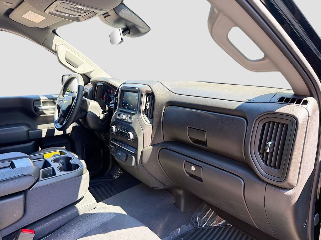 2025 Chevrolet Silverado Custom