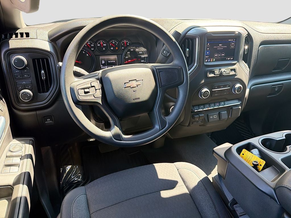 2025 Chevrolet Silverado Custom
