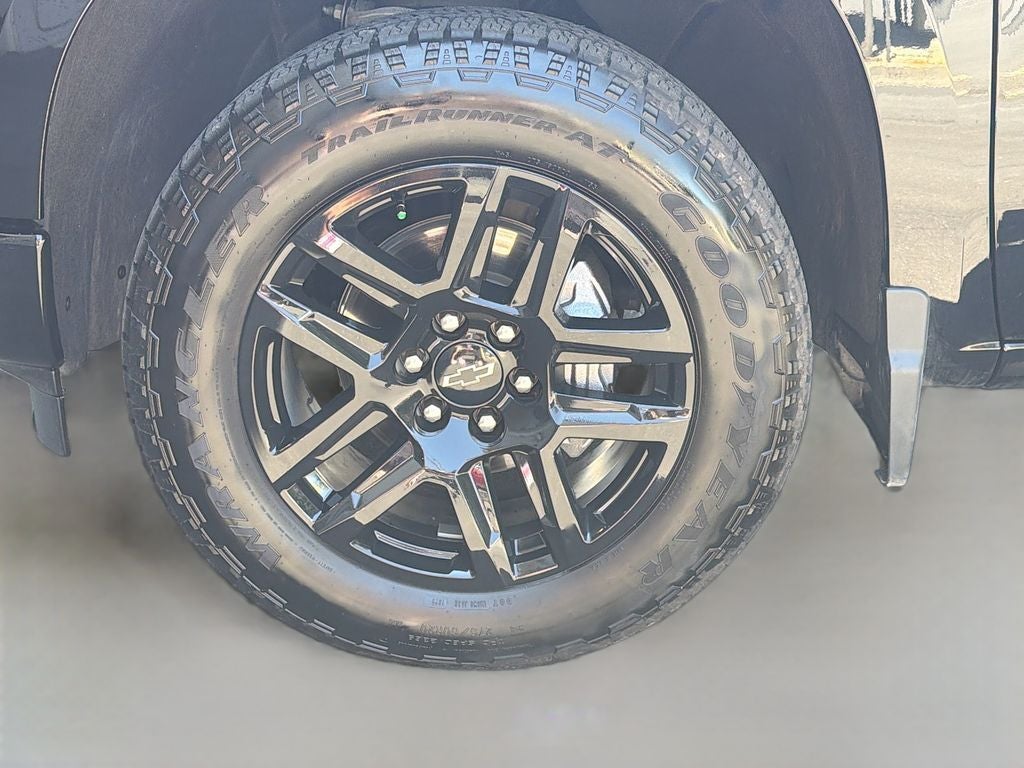 2025 Chevrolet Silverado Custom
