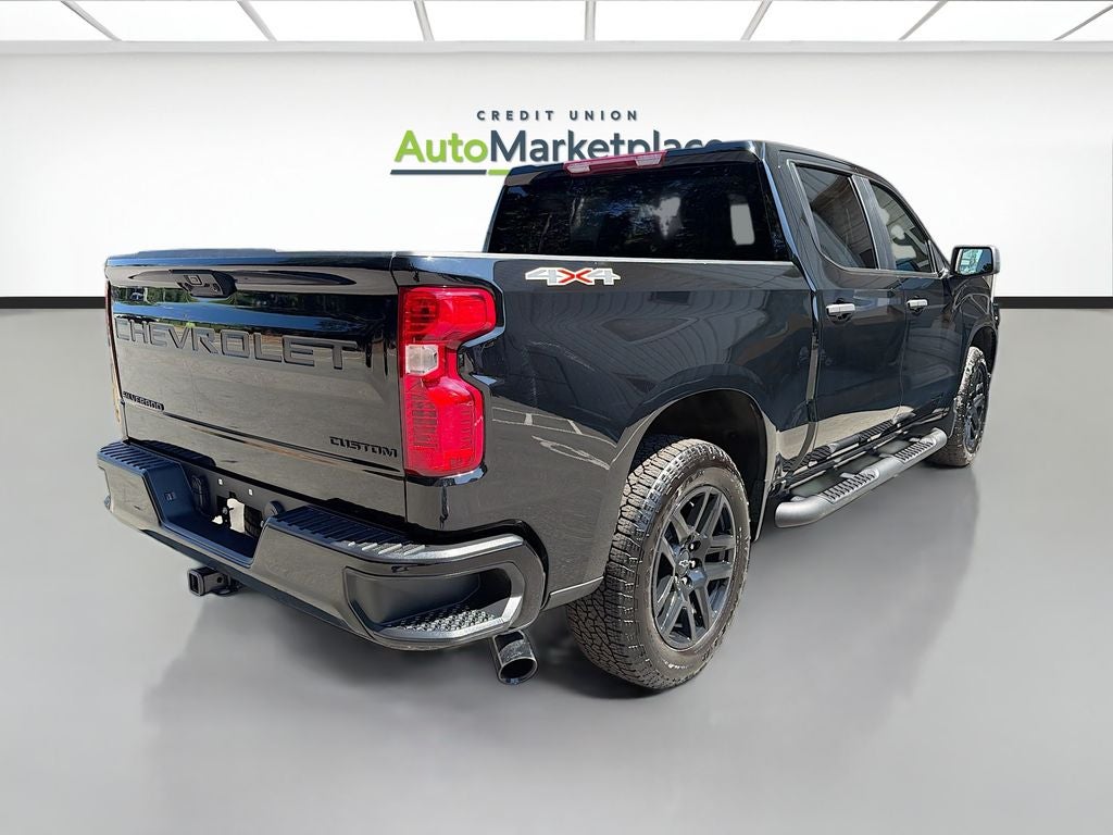 2025 Chevrolet Silverado Custom