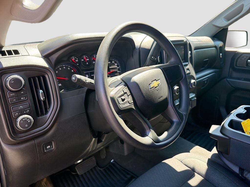2025 Chevrolet Silverado Custom