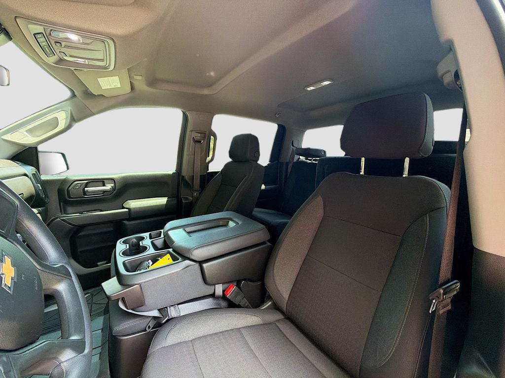 2025 Chevrolet Silverado Custom