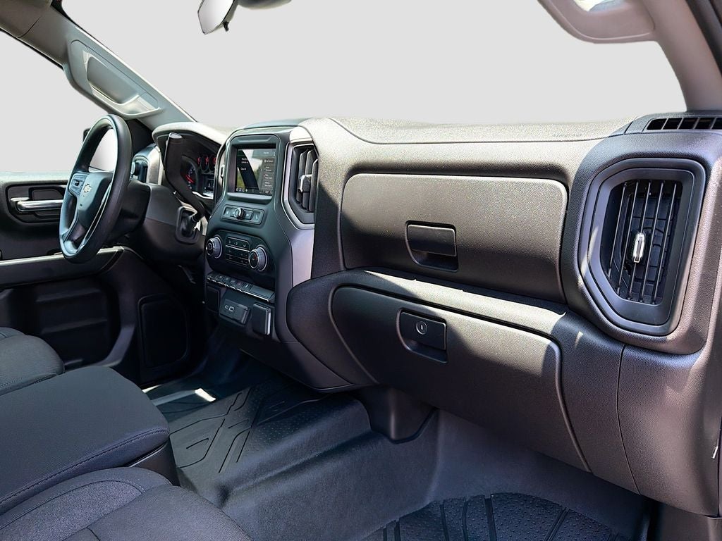 2025 Chevrolet Silverado Custom