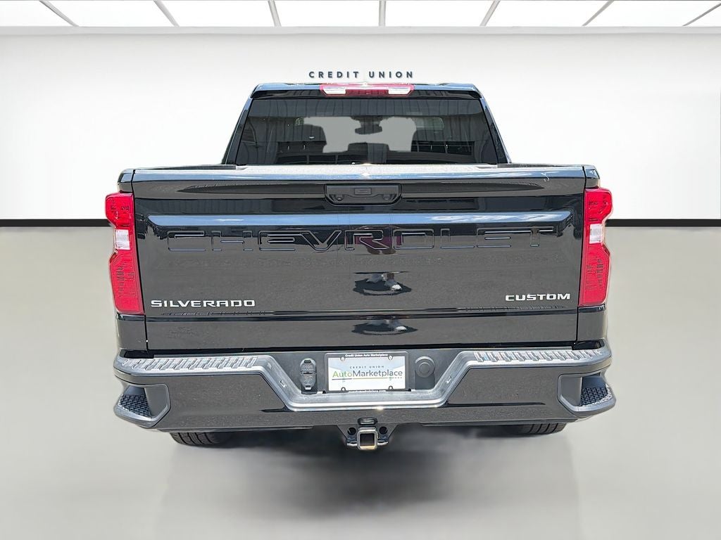 2025 Chevrolet Silverado Custom