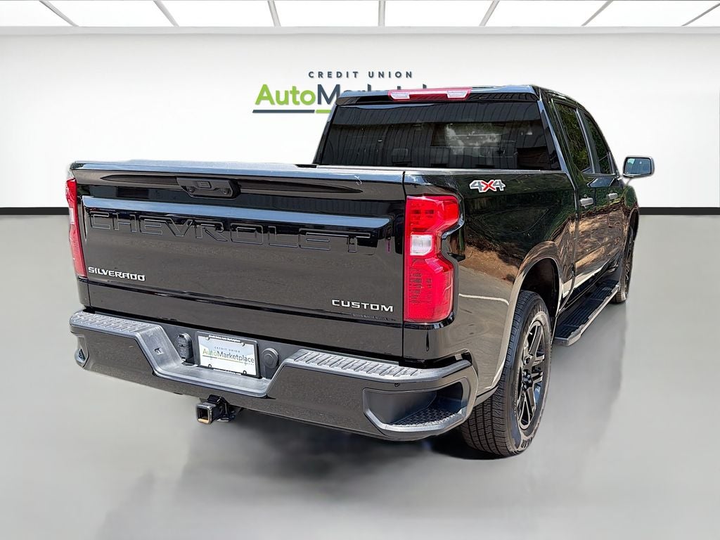 2025 Chevrolet Silverado Custom