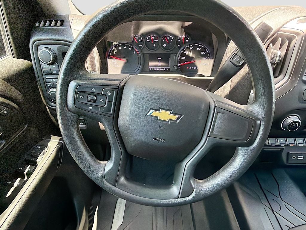 2025 Chevrolet Silverado Custom