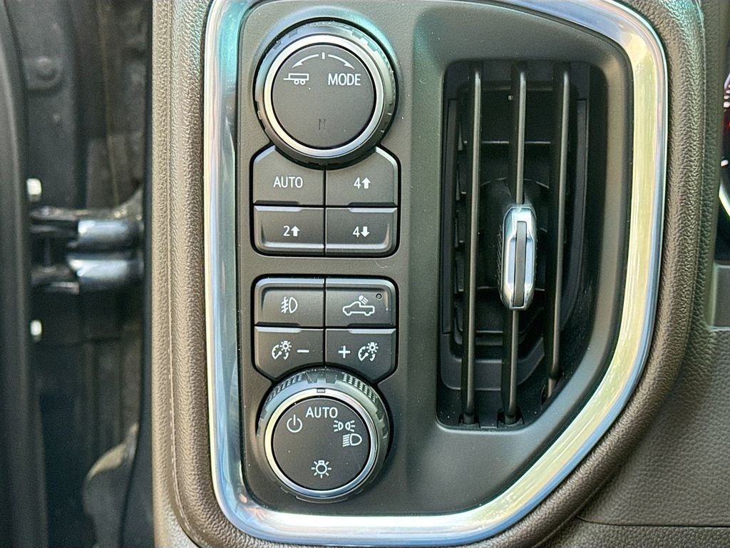 2022 Chevrolet Silverado RST