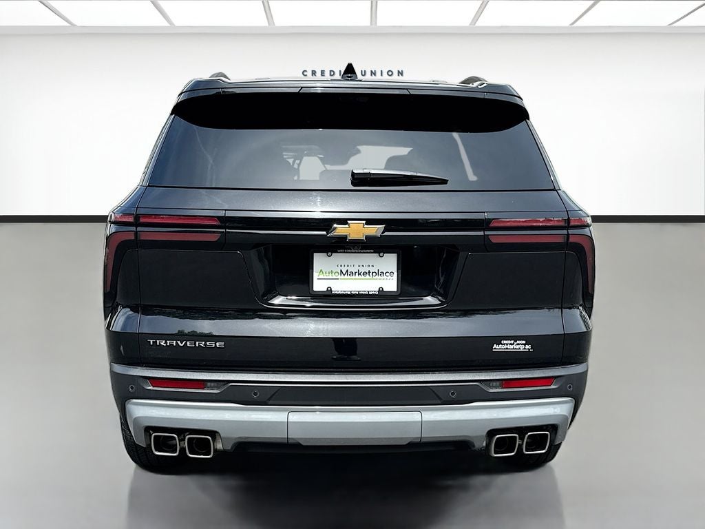 2026 Chevrolet Traverse FWD LT