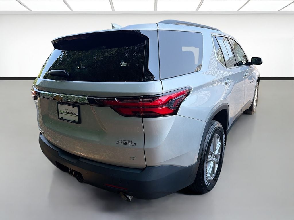 2022 Chevrolet Traverse LT Cloth