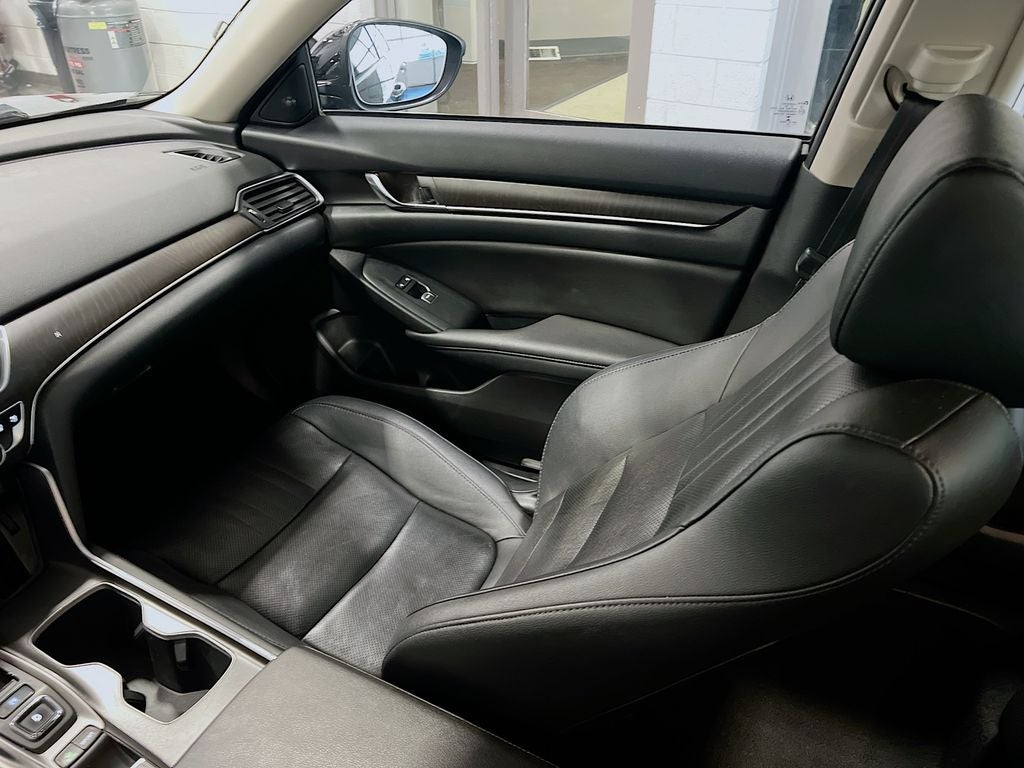 2019 Honda Accord Touring 2.0T