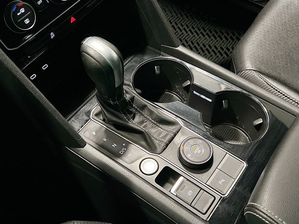 2023 Volkswagen Atlas Cross Sport 2.0T SEL R-Line Black