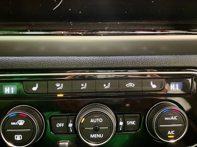 2023 Volkswagen Atlas Cross Sport 2.0T SEL R-Line Black