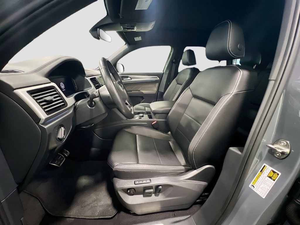 2023 Volkswagen Atlas Cross Sport 2.0T SEL R-Line Black