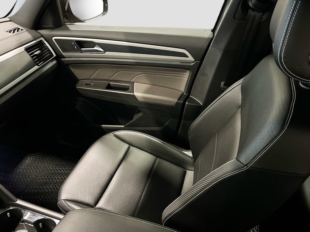 2023 Volkswagen Atlas Cross Sport 2.0T SEL R-Line Black