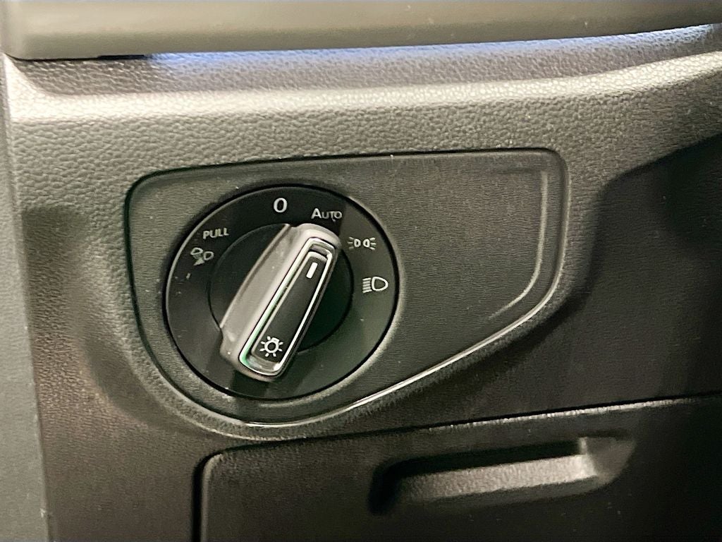 2023 Volkswagen Atlas Cross Sport 2.0T SEL R-Line Black