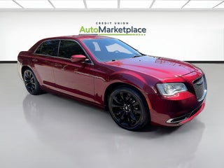 2019 Chrysler 300 Touring L