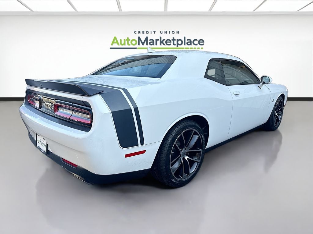 2016 Dodge Challenger R/T Scat Pack