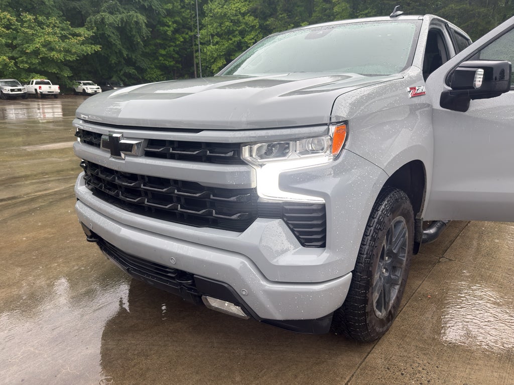 2025 Chevrolet Silverado RST