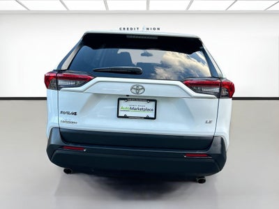 2022 Toyota RAV4 LE