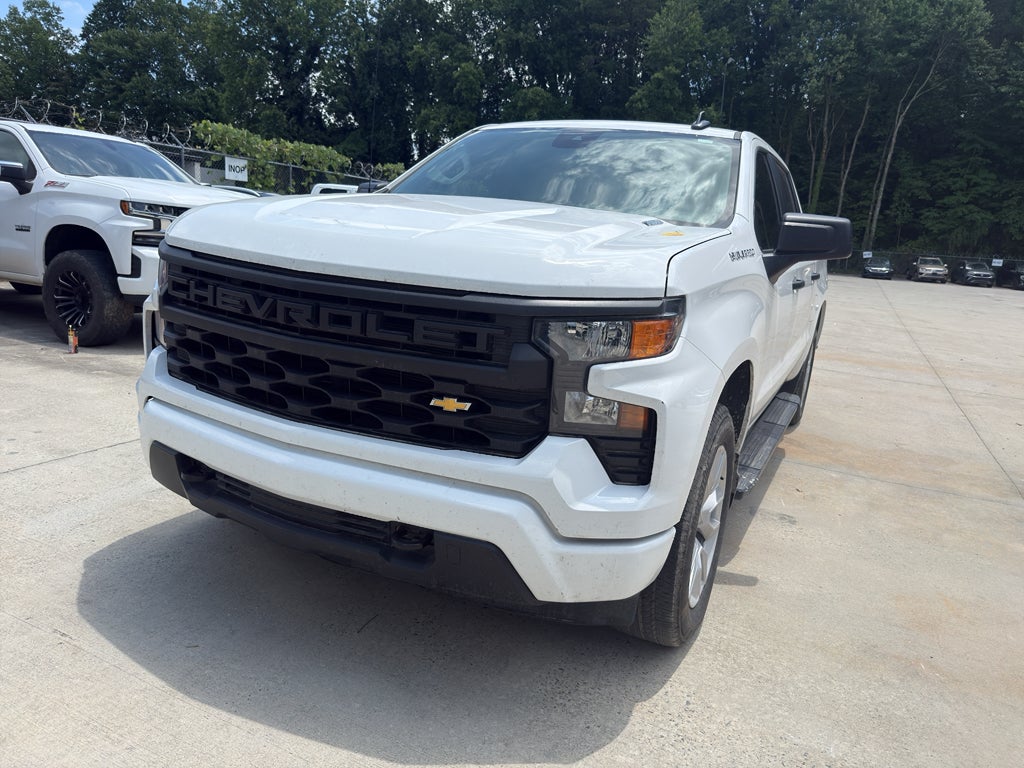 2025 Chevrolet Silverado Custom