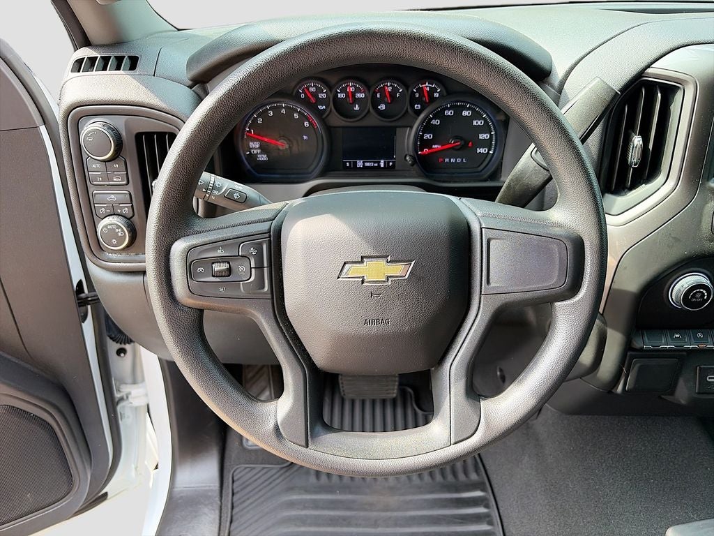 2025 Chevrolet Silverado Custom