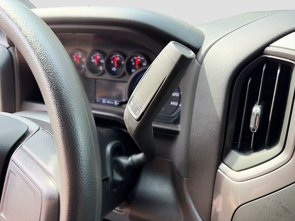 2025 Chevrolet Silverado Custom
