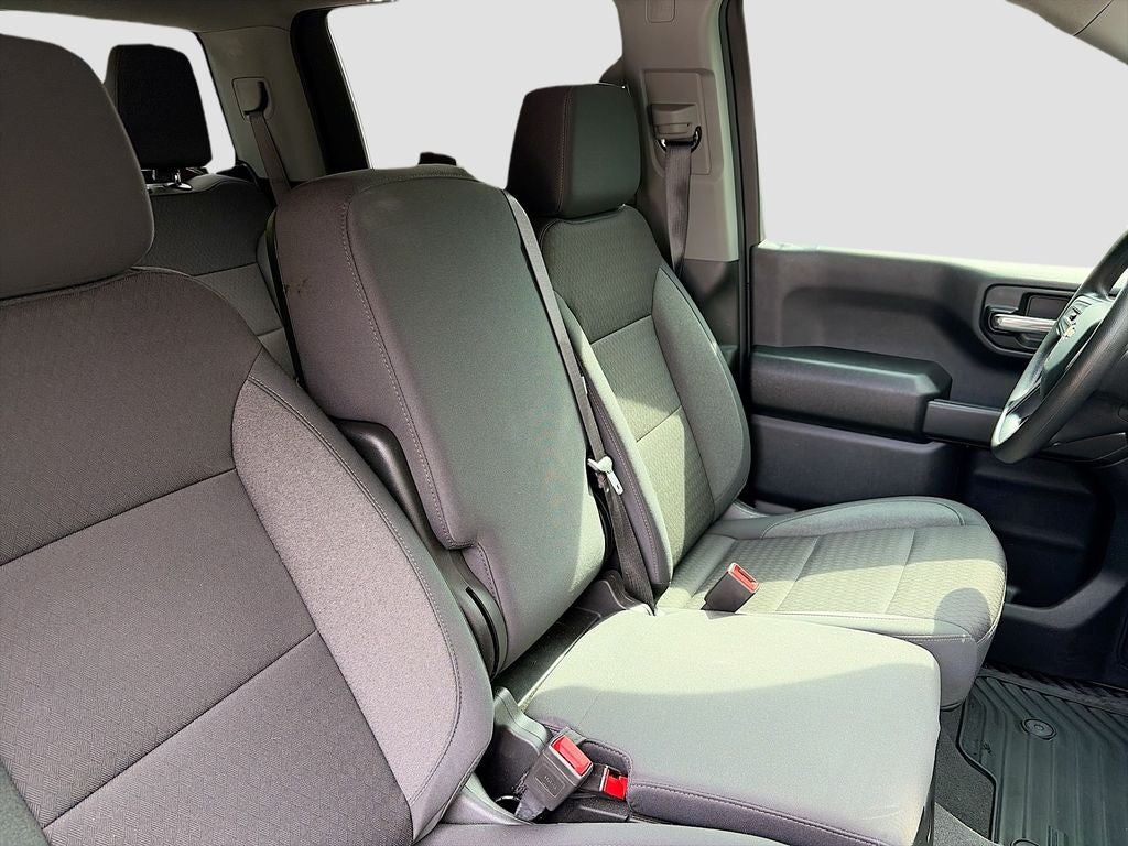2025 Chevrolet Silverado Custom