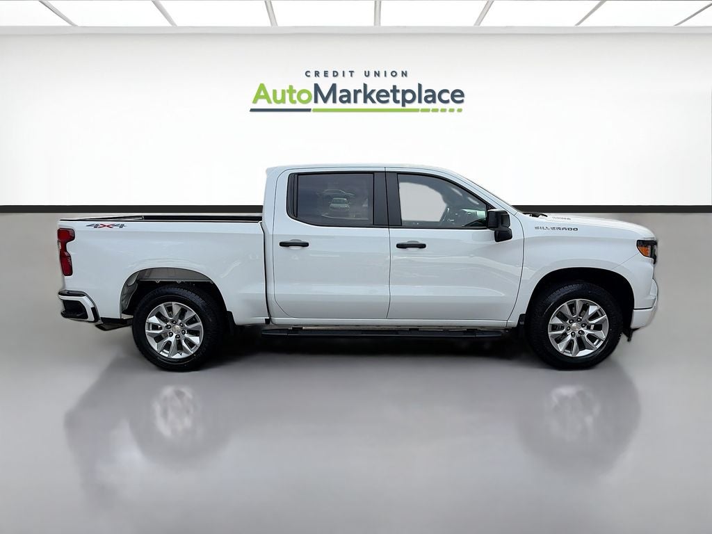 2025 Chevrolet Silverado Custom