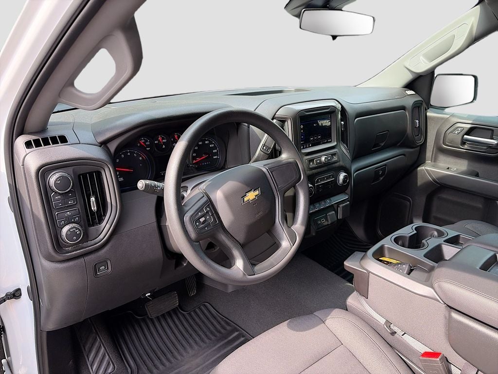 2025 Chevrolet Silverado Custom