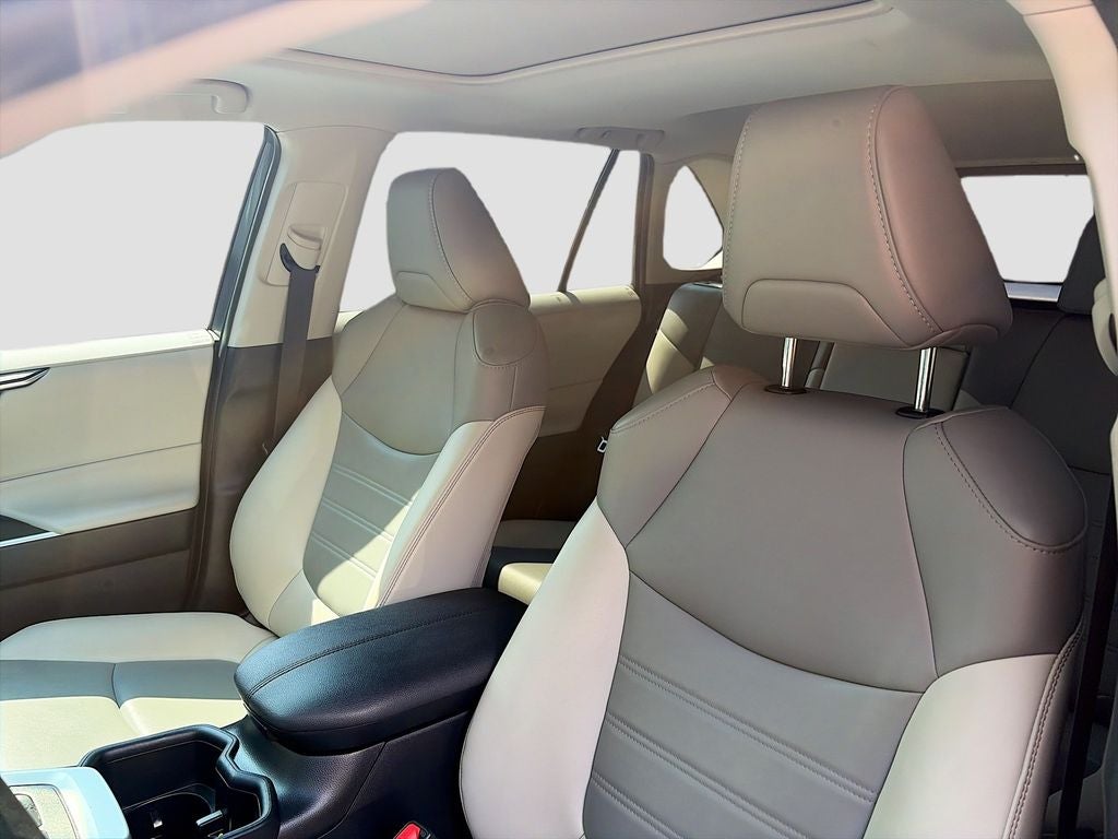 2022 Toyota RAV4 Hybrid XLE Premium