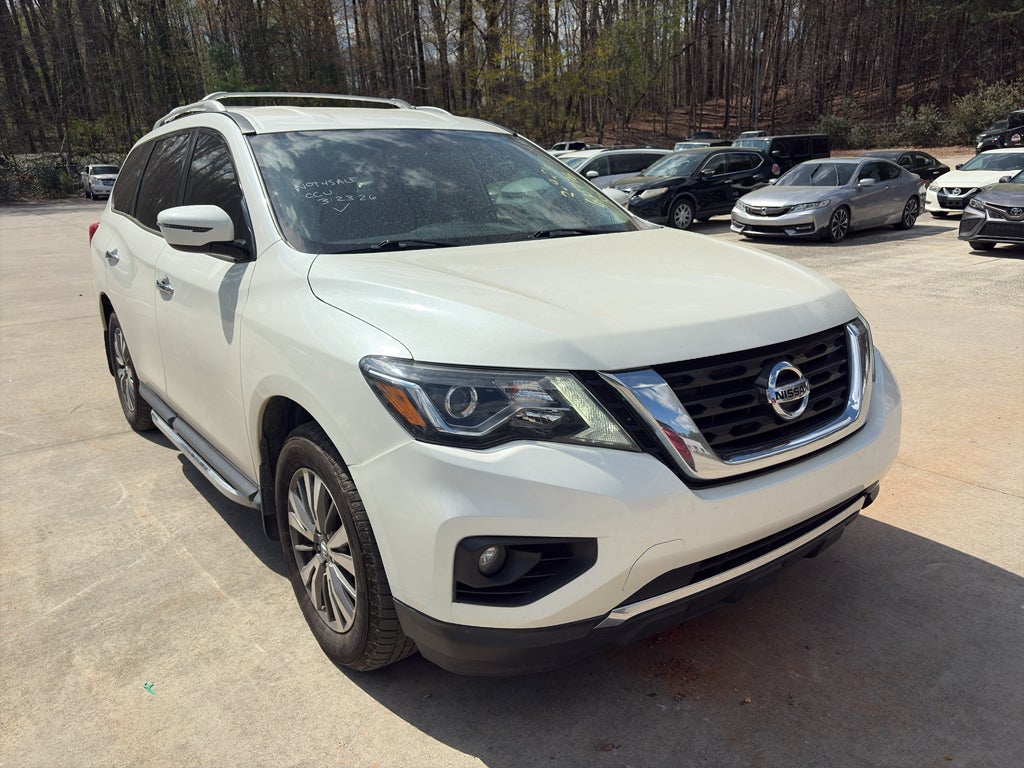 2020 Nissan Pathfinder SV