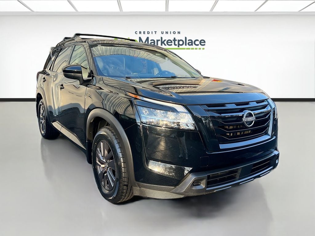 2022 Nissan Pathfinder SV