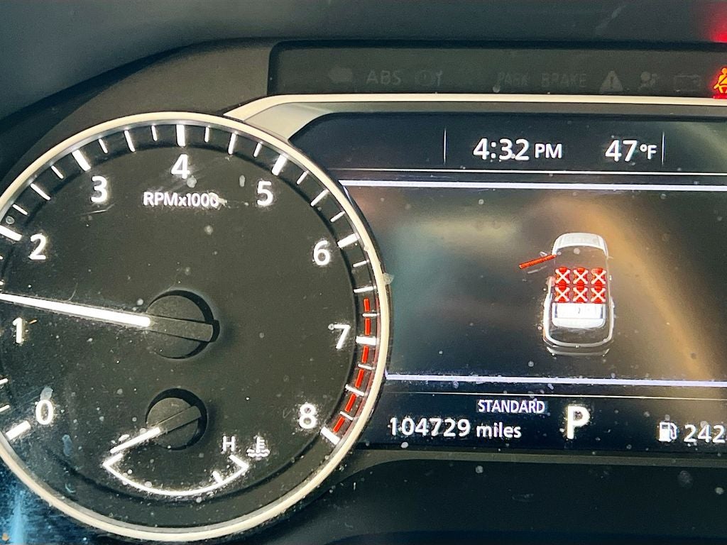 2022 Nissan Pathfinder SV