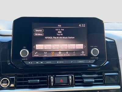 2022 Nissan Pathfinder SV