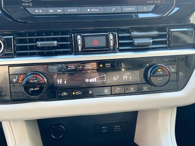 2022 Nissan Pathfinder SV