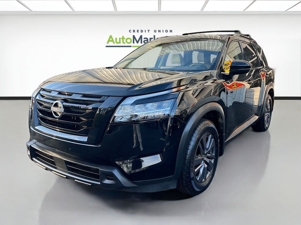 2022 Nissan Pathfinder SV