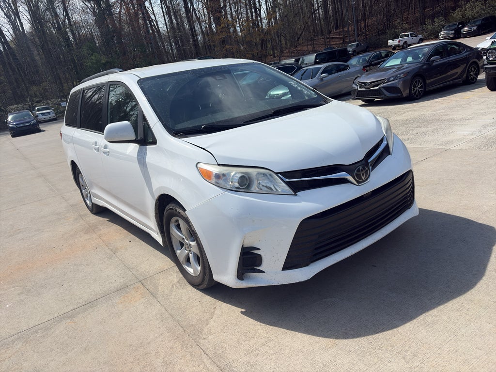 2020 Toyota Sienna LE