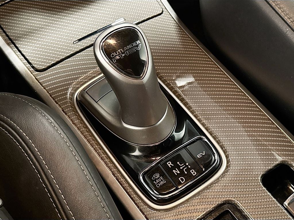 2022 Mitsubishi Outlander PHEV LE