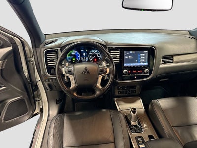 2022 Mitsubishi Outlander PHEV LE