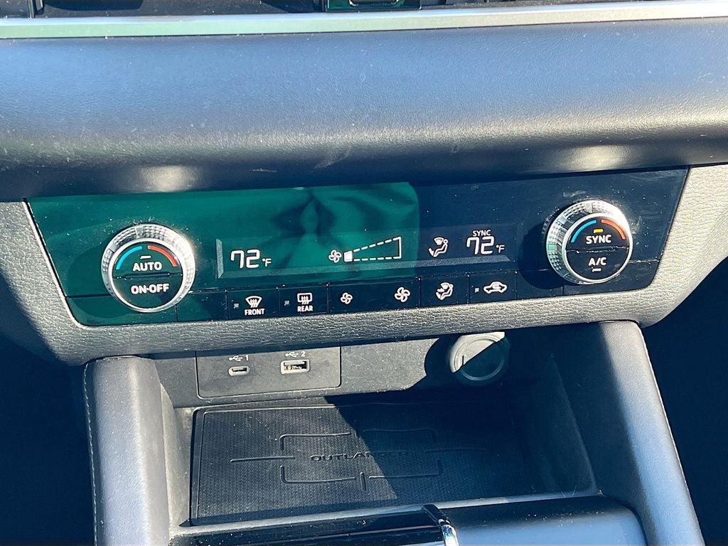 2023 Mitsubishi Outlander ES