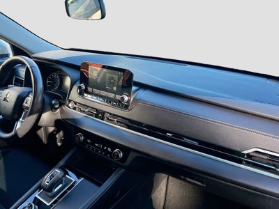 2023 Mitsubishi Outlander ES