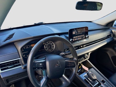 2023 Mitsubishi Outlander ES