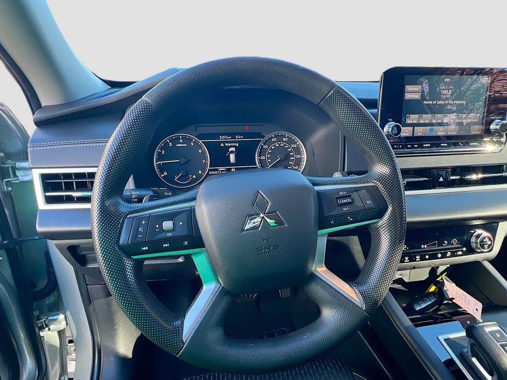 2023 Mitsubishi Outlander ES