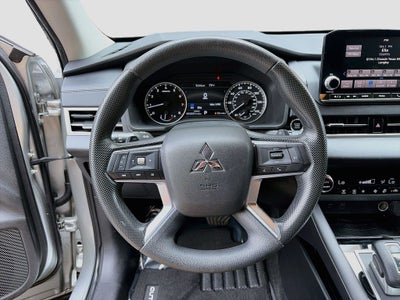 2022 Mitsubishi Outlander ES